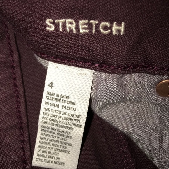 American Eagle hi-rise shorts in a plum color - Picture 2 of 2